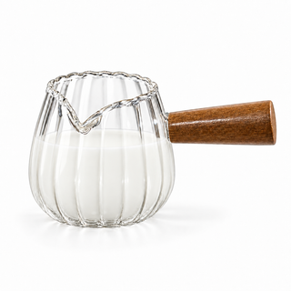 Relief Milchkännchen mit Holzgriff 150 ml