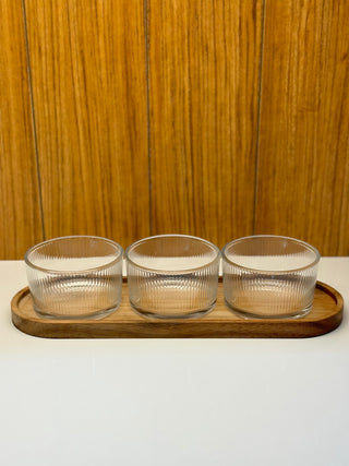 Relief Schälchen Set mit Servierplatte aus Holz