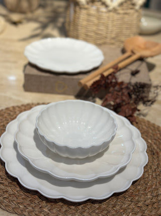 Lotus Weiß Geschirrset 24 teilig